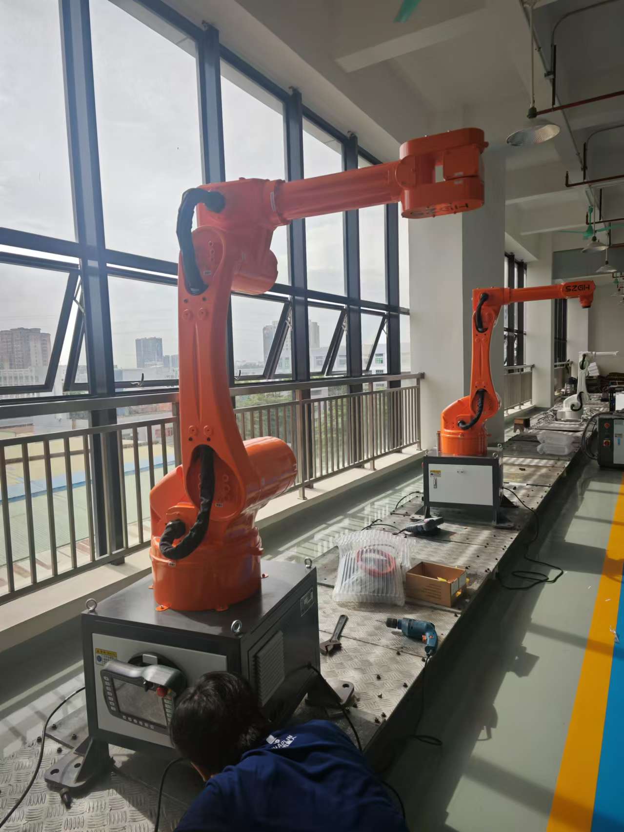 Advantages of painting robots compared to traditional manual painting